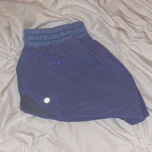 Lululemon Hotty Hot Low Rise Line 2.5”